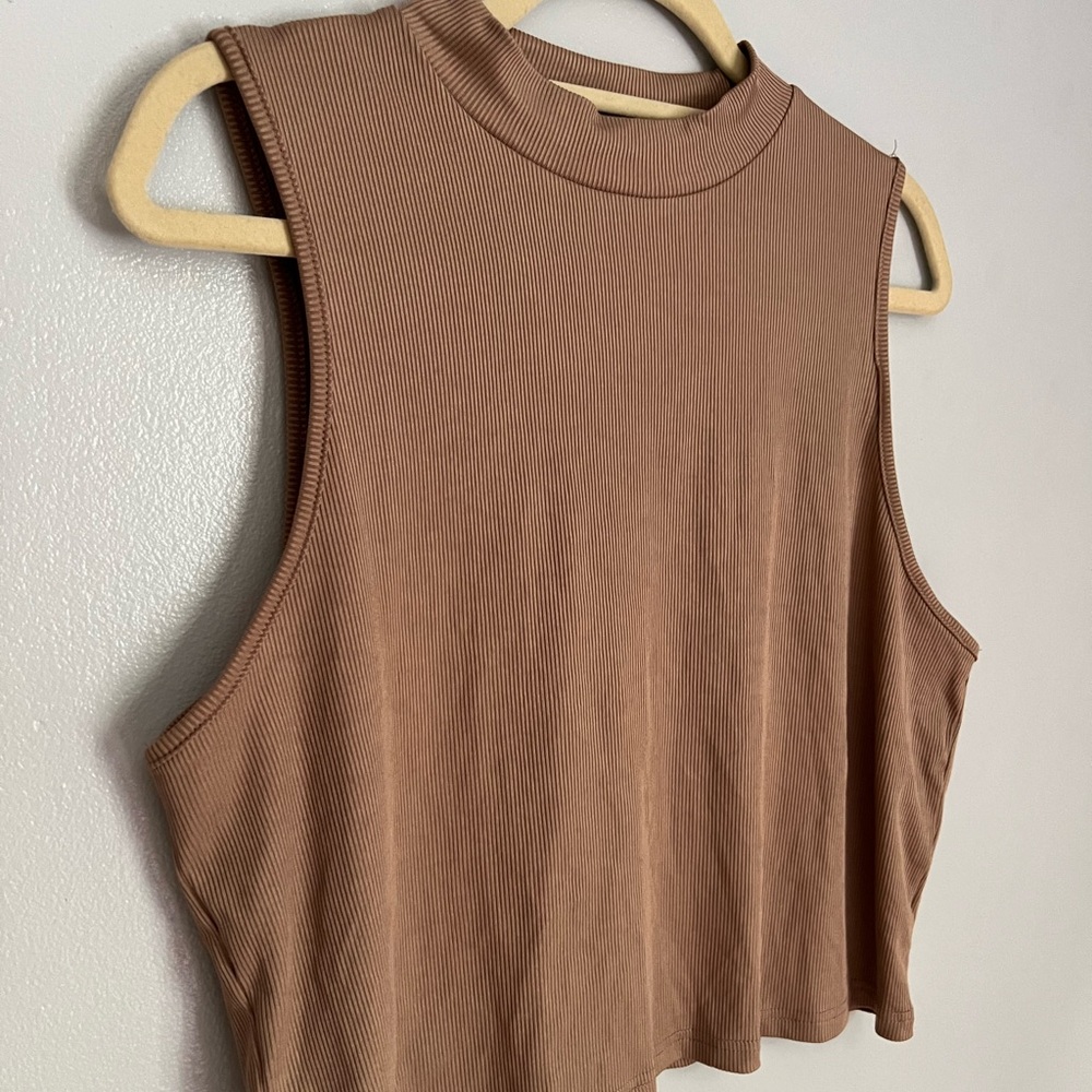 Shein Solid Ribbed Knit Tank Top - image 3